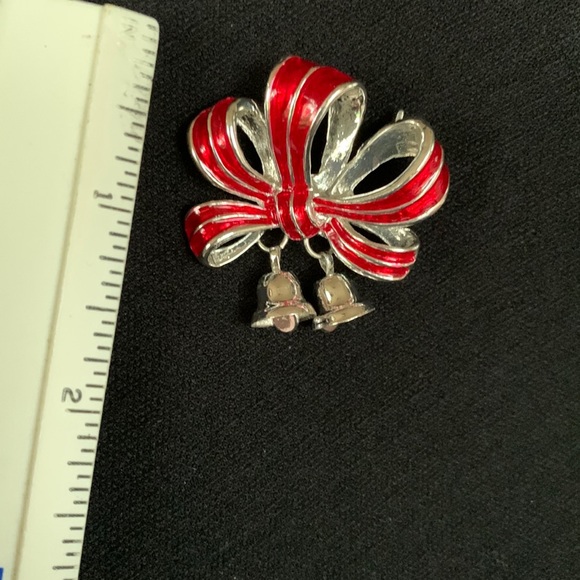 Red Christmas Holiday brooch with bells - Picture 2 of 4